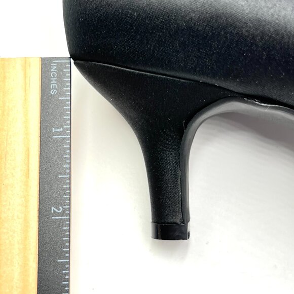 Dyeables Womens Size 7.5 Kristin Black Satin Peep Toe Kitten‎ Heel Pumps Shoes - Picture 15 of 15
